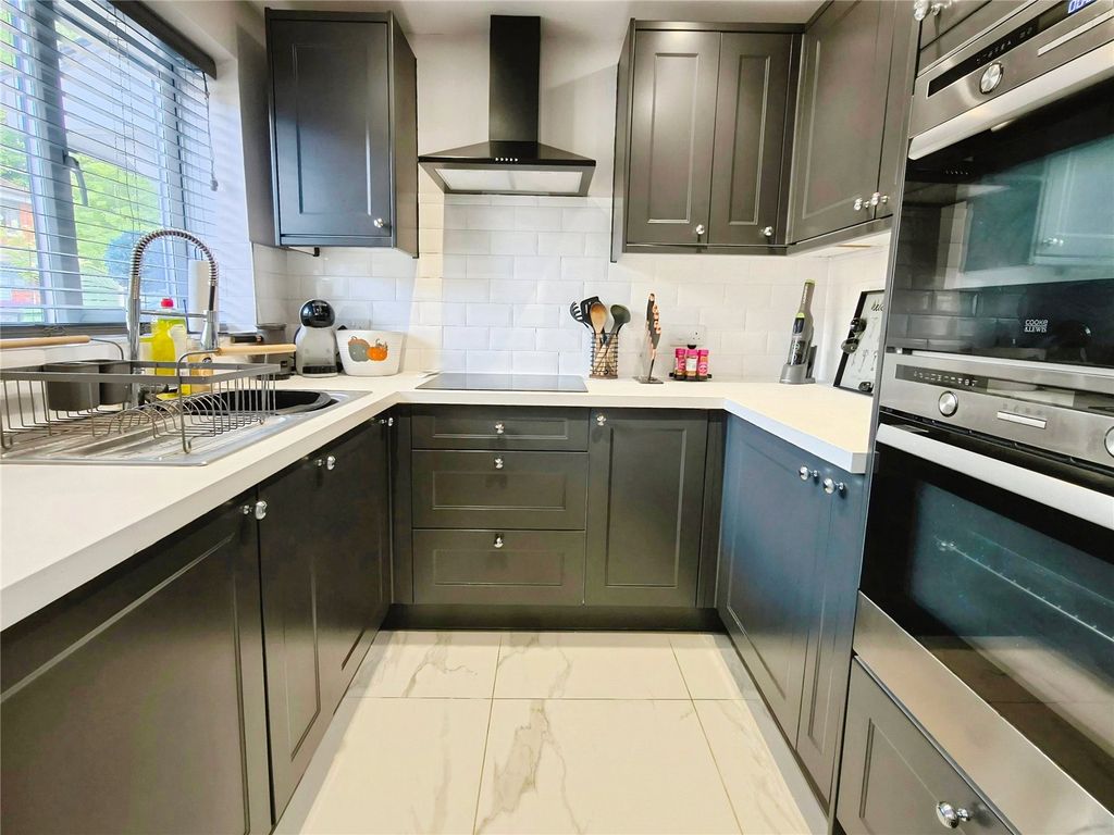 Property photo 3 of 15 Kitchen
