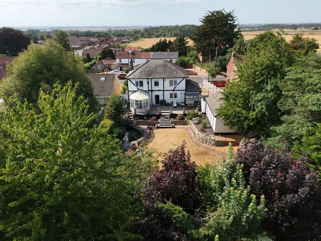 Property photo 2 of 34