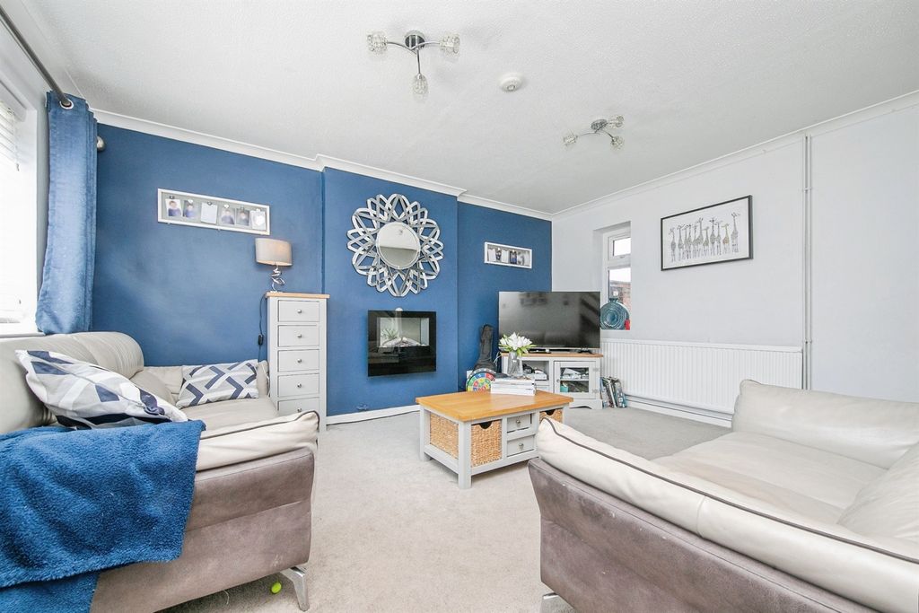 Property photo 3 of 17