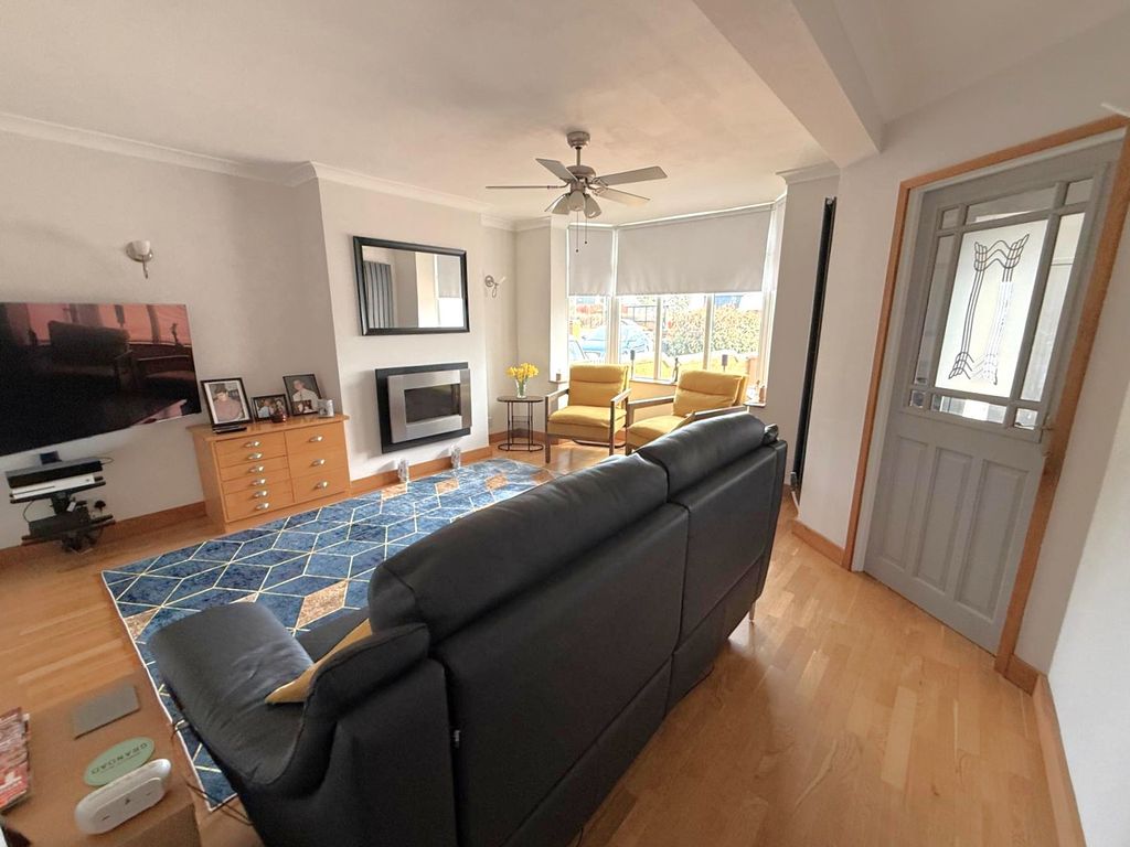 Property photo 1 of 30 Photo 21