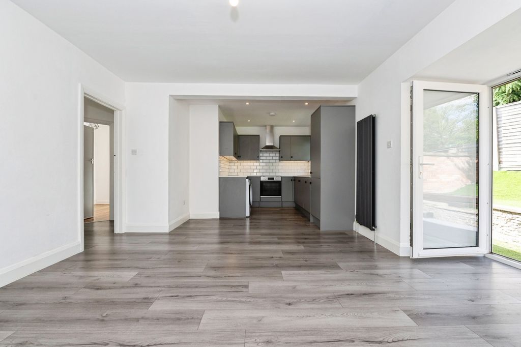 Property photo 3 of 12 Pbox-Img.Jpg