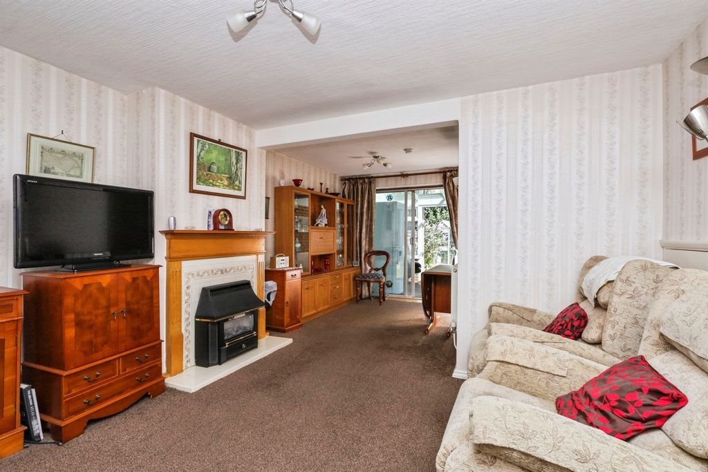 Property photo 3 of 18
