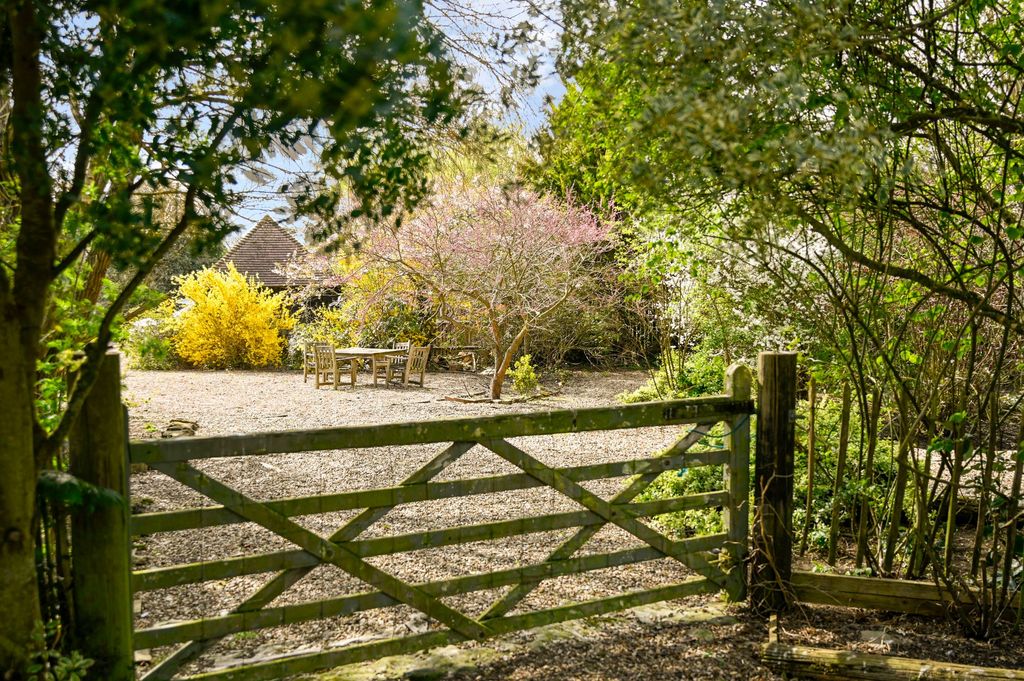 Property photo 2 of 30