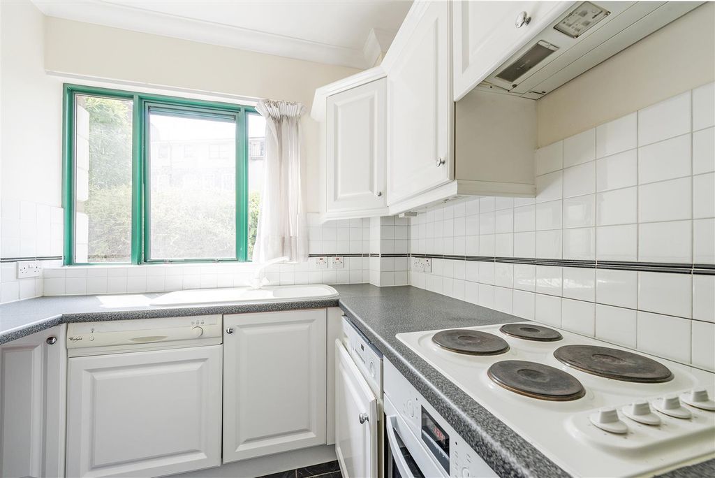 Property photo 3 of 7 Kitchen