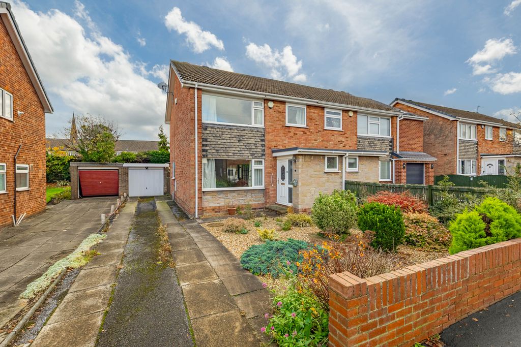 Property photo 1 of 17 3 Bedroom Semi Detached For Sale