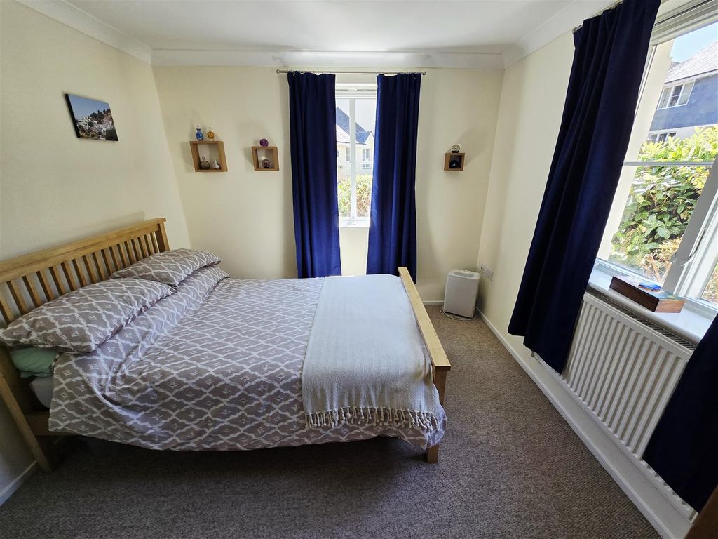 Property photo 3 of 13 Bedroom
