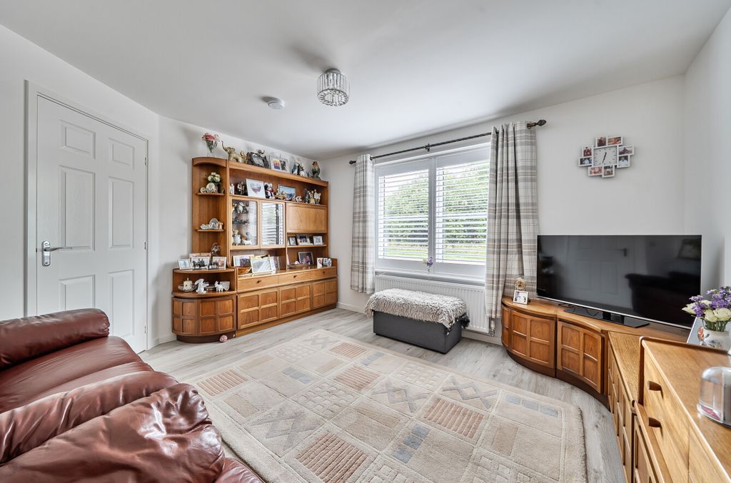 Property photo 2 of 11 1470840-8-6A21861...
