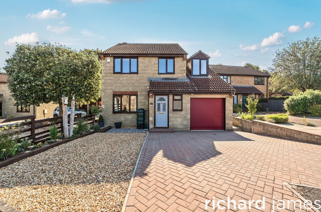 Property photo 1 of 12 8A0232ce70A444Cca89371B7c9330553