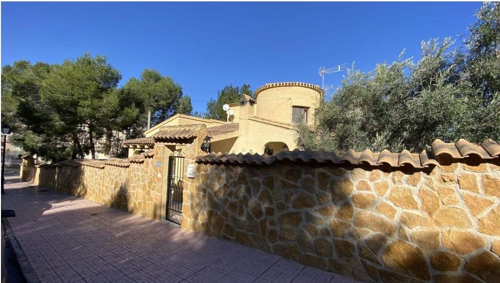 Property photo 1 of 43