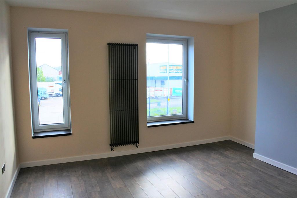 Property photo 3 of 11 Master Bedroom 1.Jpg