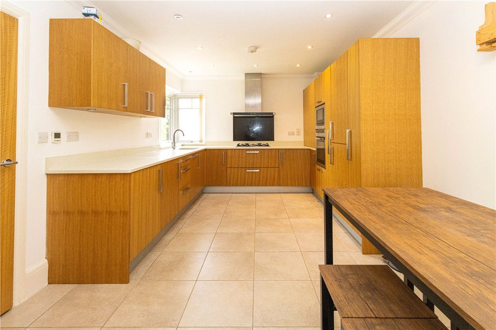 Additional image 5 of 2 bed flat for saleLeyton Road, Harpenden, Hertfordshire AL5