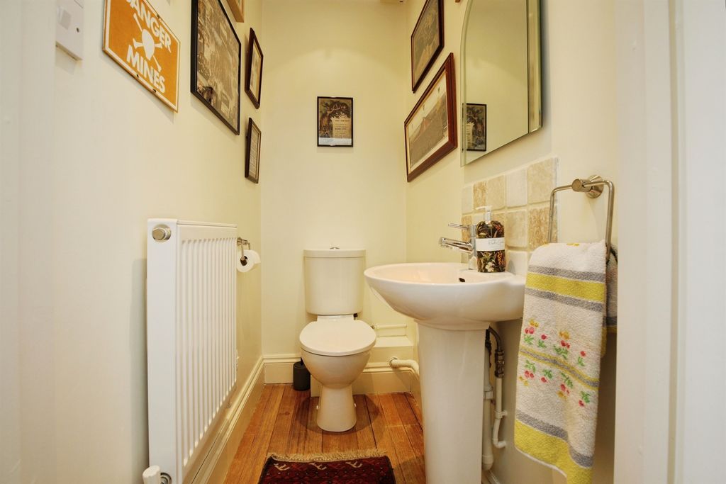 Property photo 2 of 13