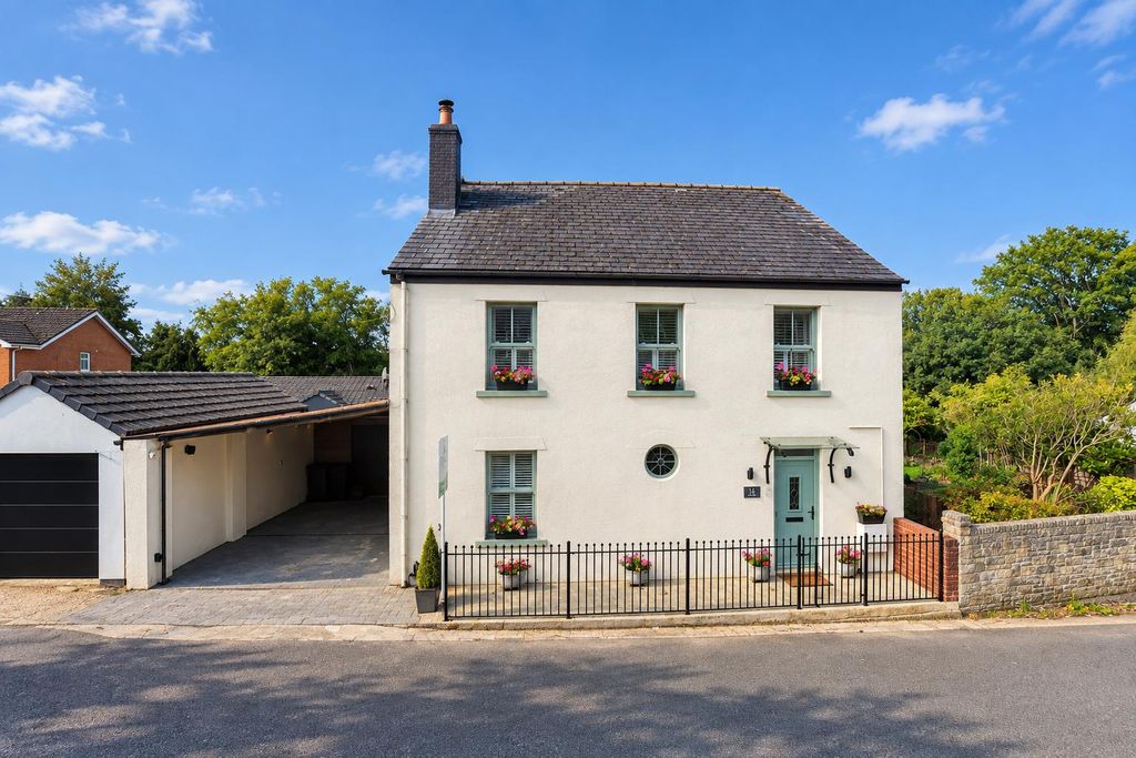 Property photo 1 of 30