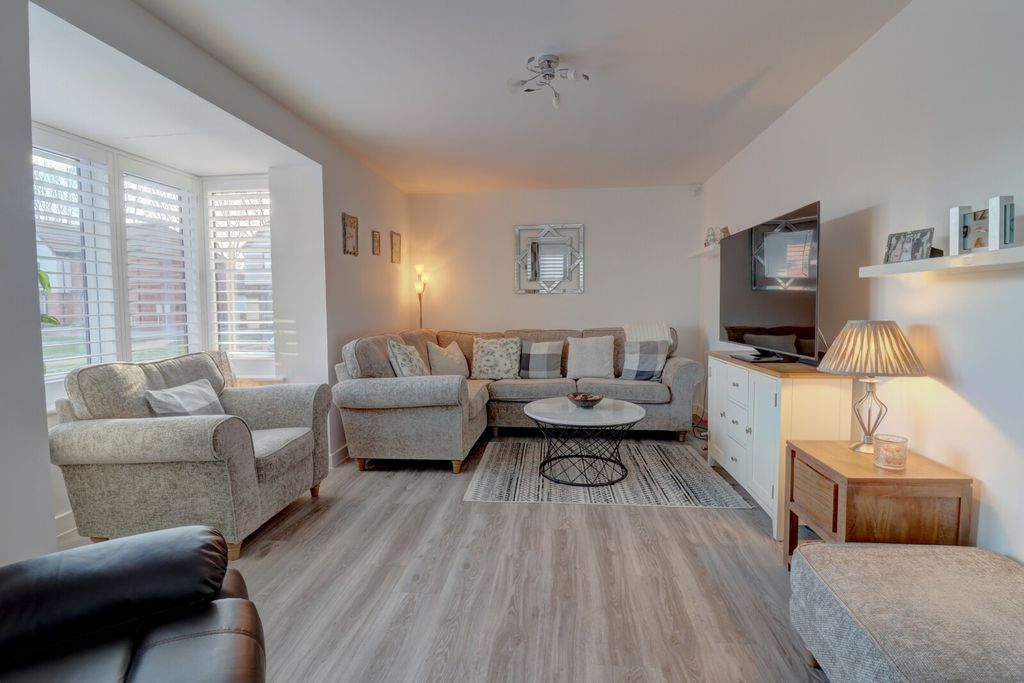 Property photo 3 of 21 Picture No. 25