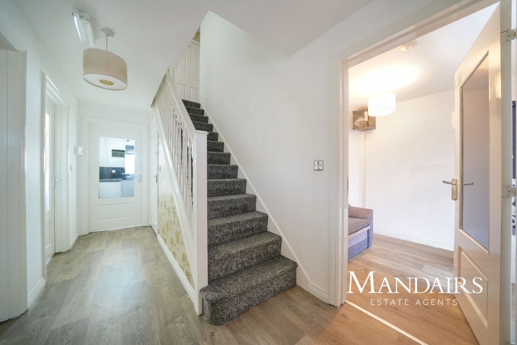 Property photo 2 of 39