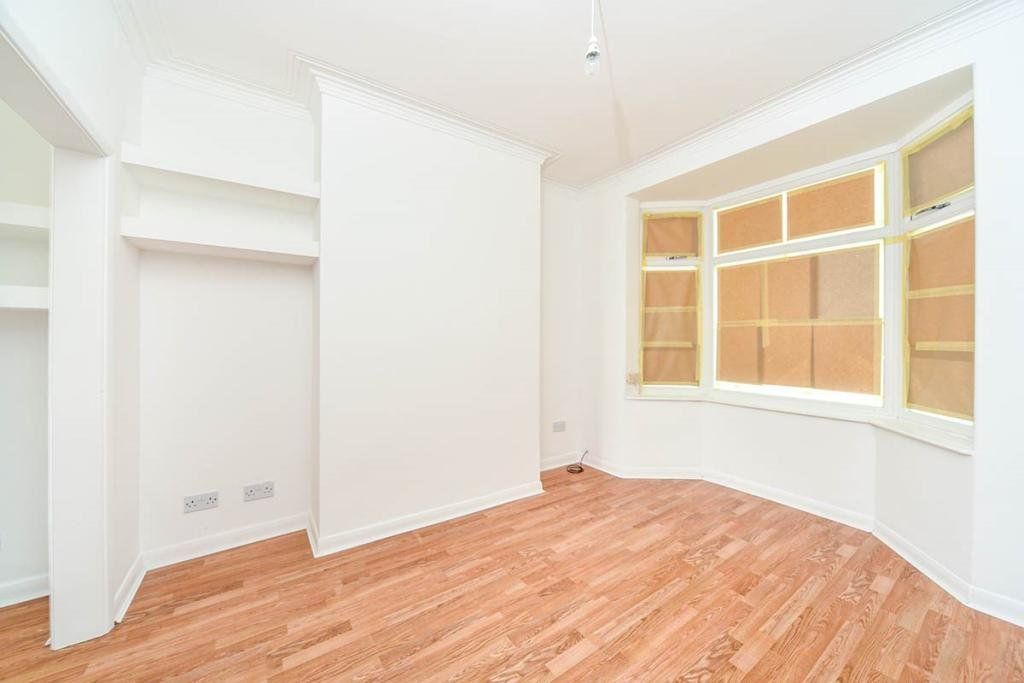 Property photo 3 of 8 Sitting/Dining Room