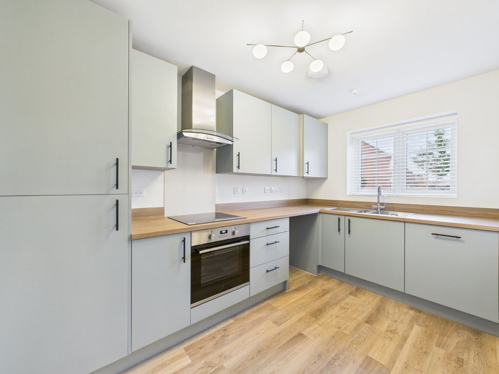 Property photo 2 of 10 Kitchen