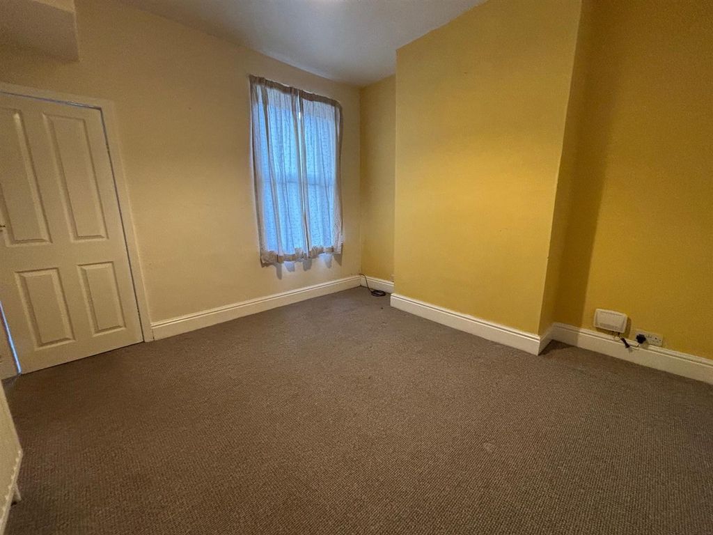 Property photo 3 of 7 Diningroom.Jpg