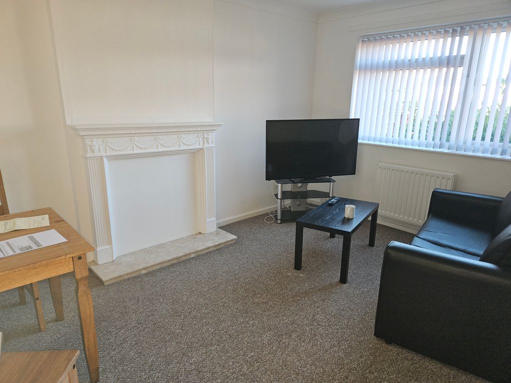 Property photo 2 of 5 Living Room
