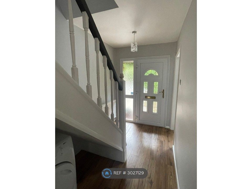 Property photo 3 of 20 Entry Hallway