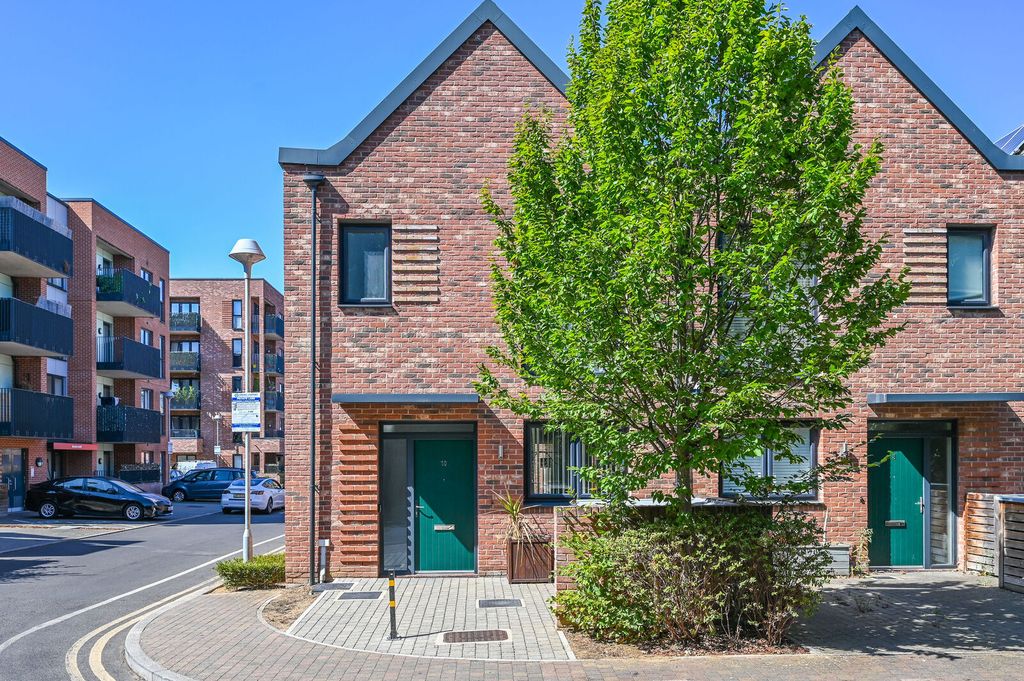 Property photo 1 of 18