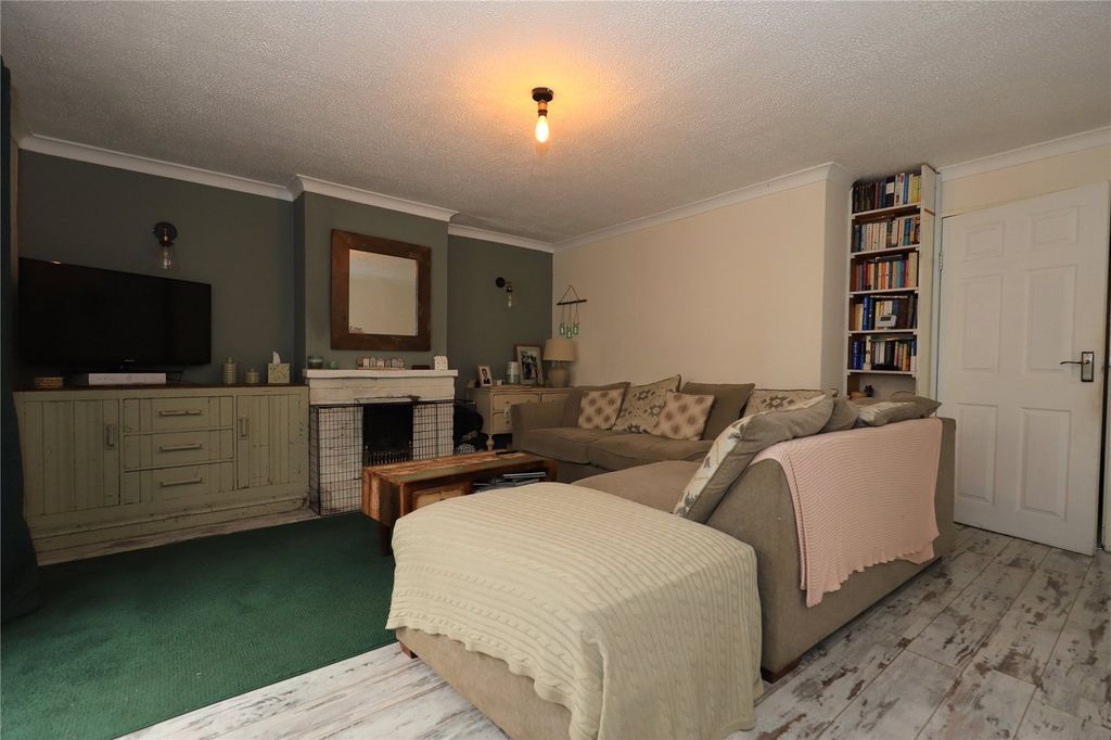 Property photo 3 of 9 Lounge/Diner