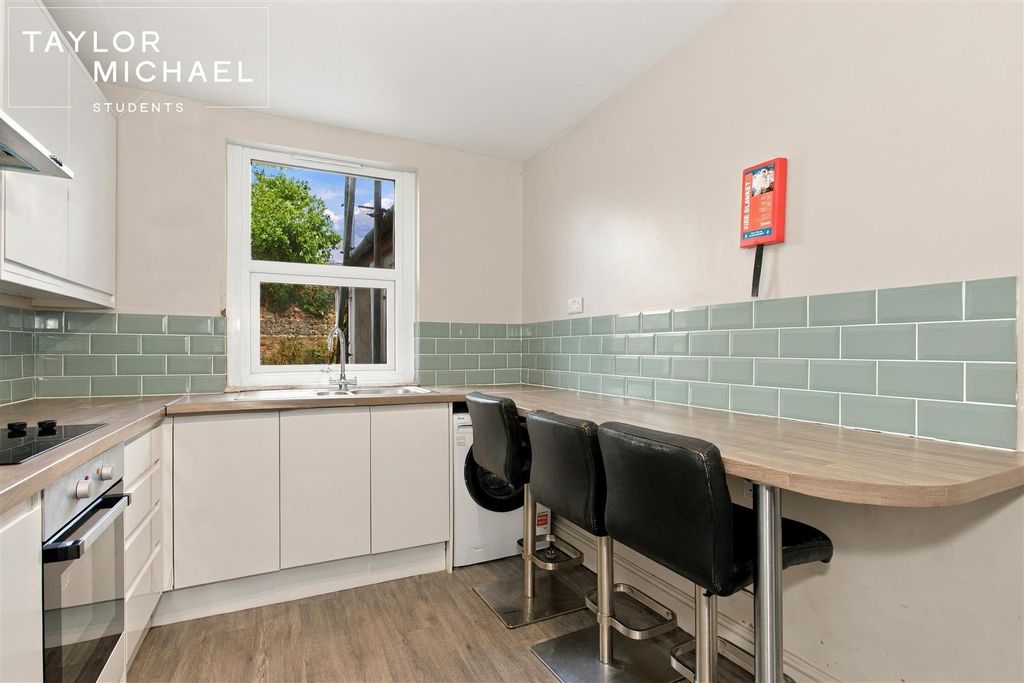 Property photo 1 of 15 Kitchen