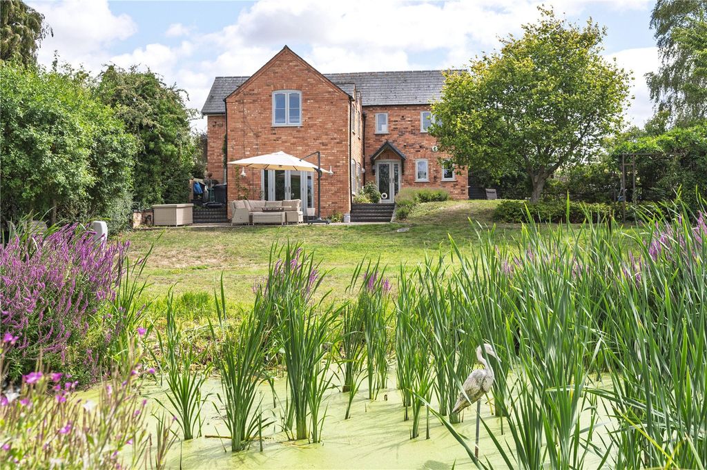 Property photo 1 of 22 Crossing Cottage