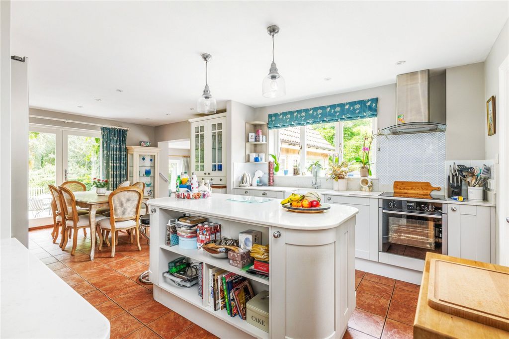 Property photo 2 of 16 Kitchen/Dining