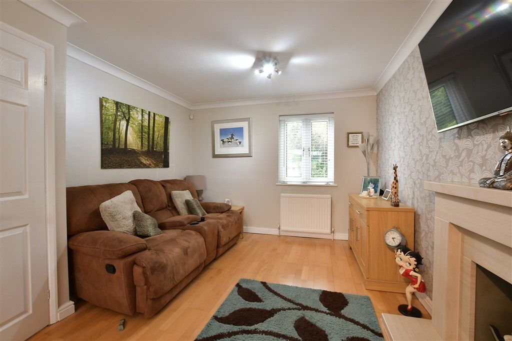 Property photo 2 of 23 Lounge