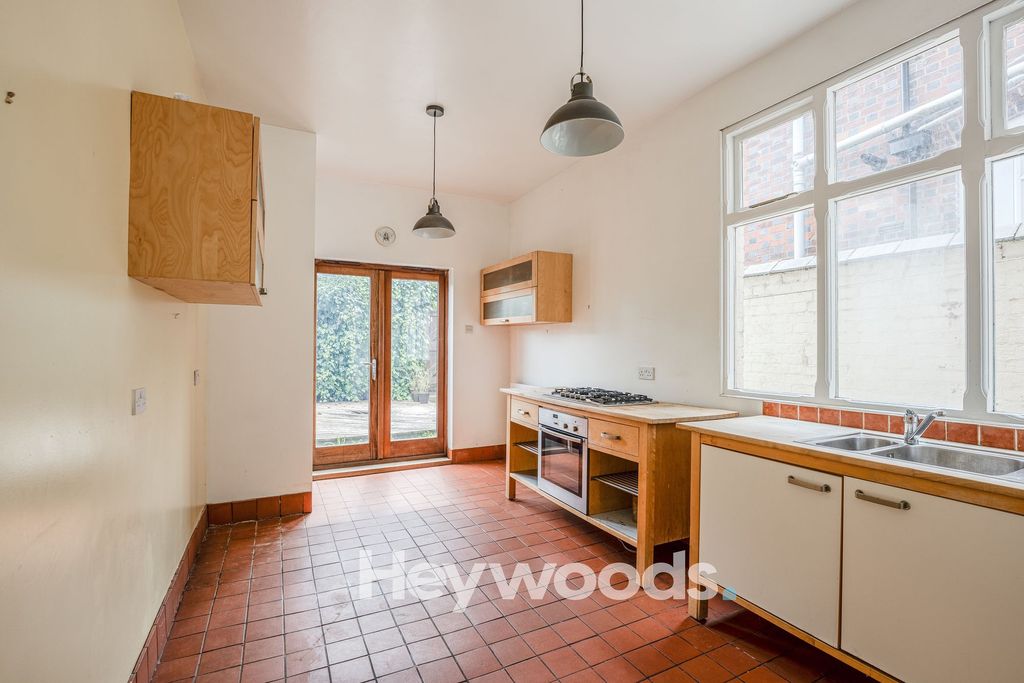 Property photo 3 of 25