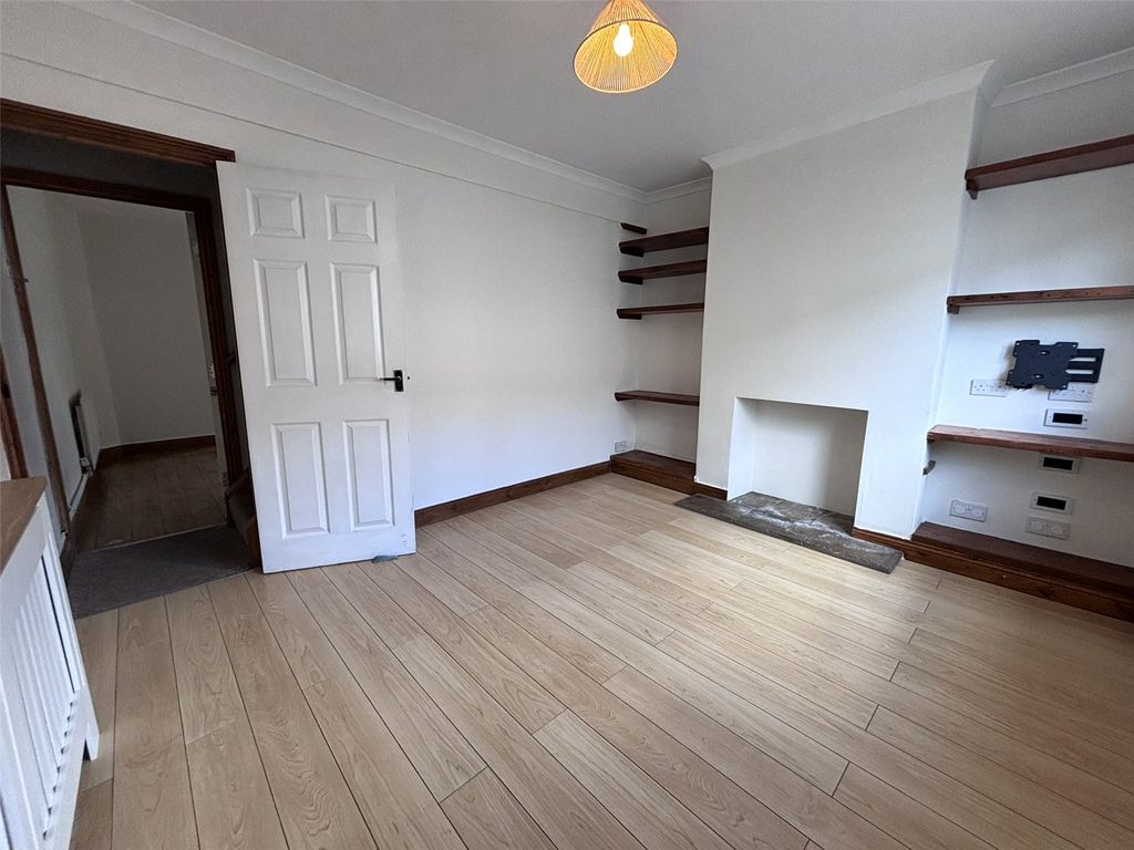 Property photo 2 of 23 Picture No. 24