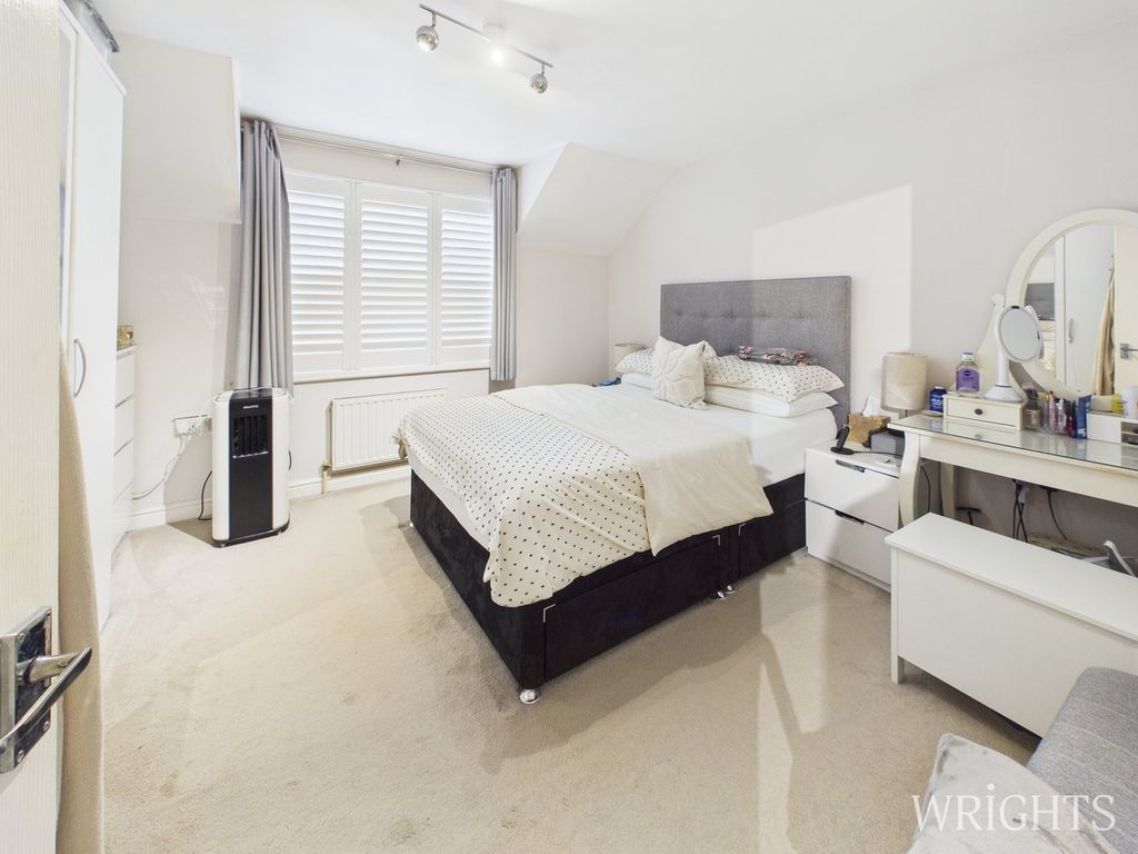 Property photo 3 of 11 Bedroom One