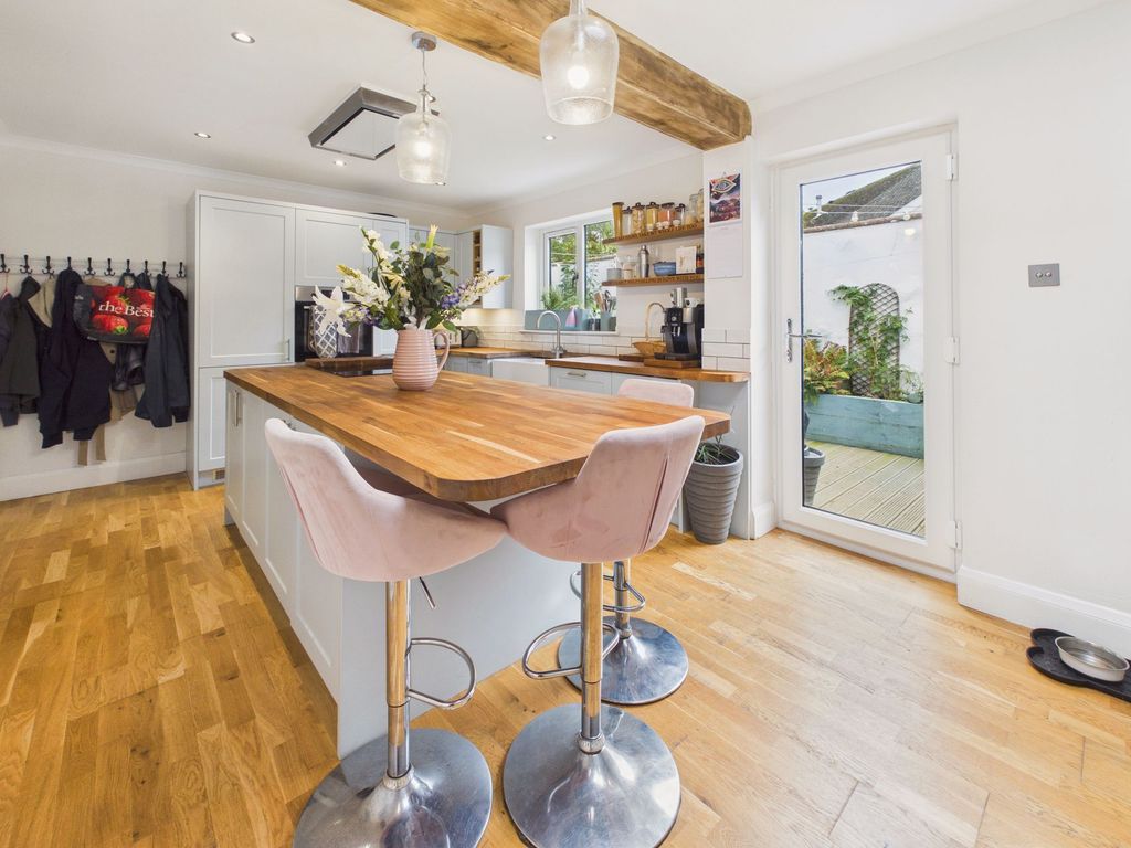 Property photo 2 of 40 Kitchen Diner
