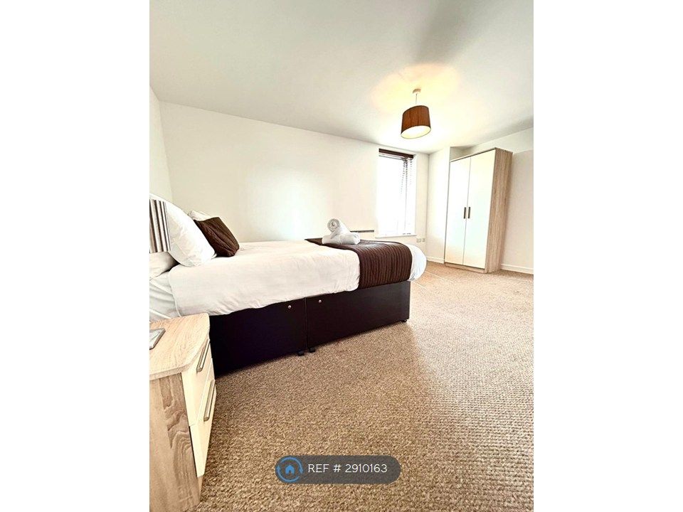 Property photo 3 of 17 Bedroom 1