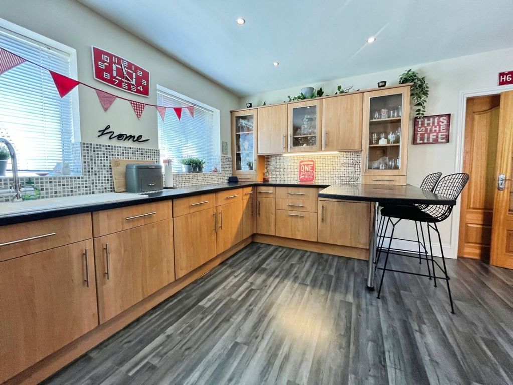 Property photo 3 of 33 4676836