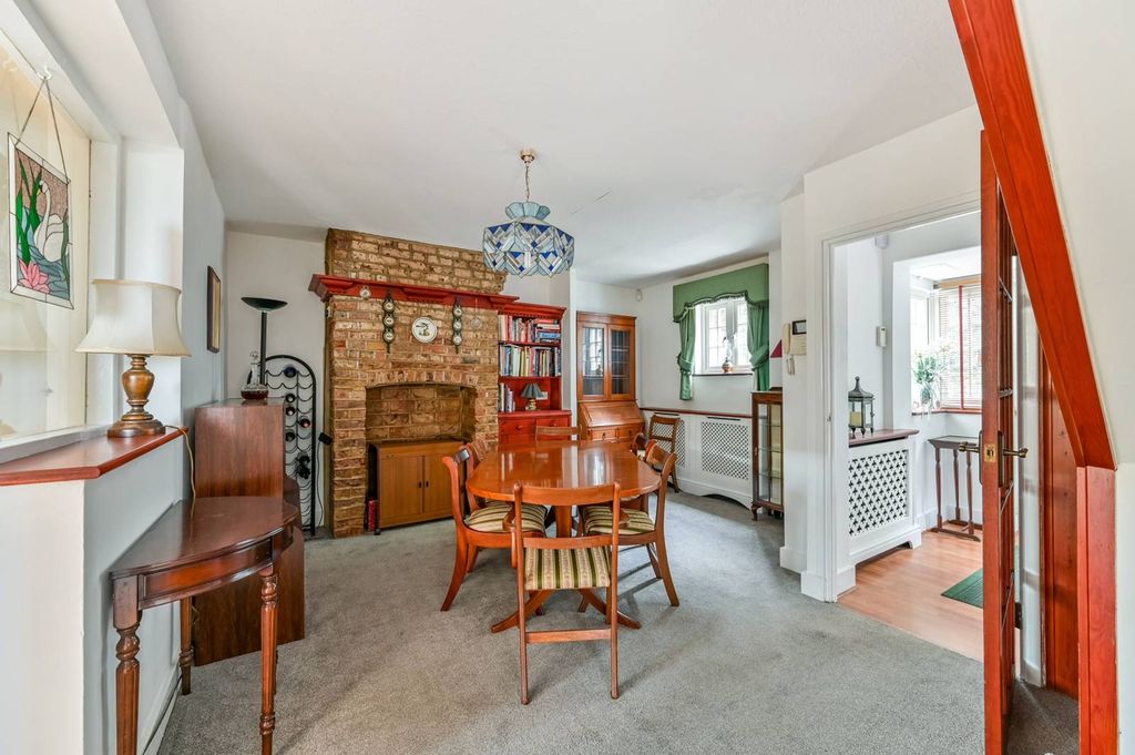 Property photo 3 of 17