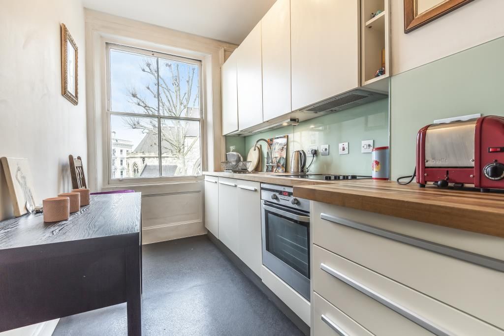 Property photo 2 of 11 Kitchen