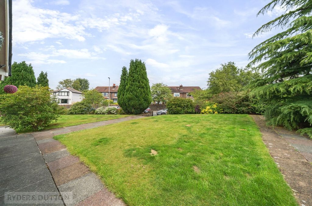 Property photo 2 of 21 Picture No. 19