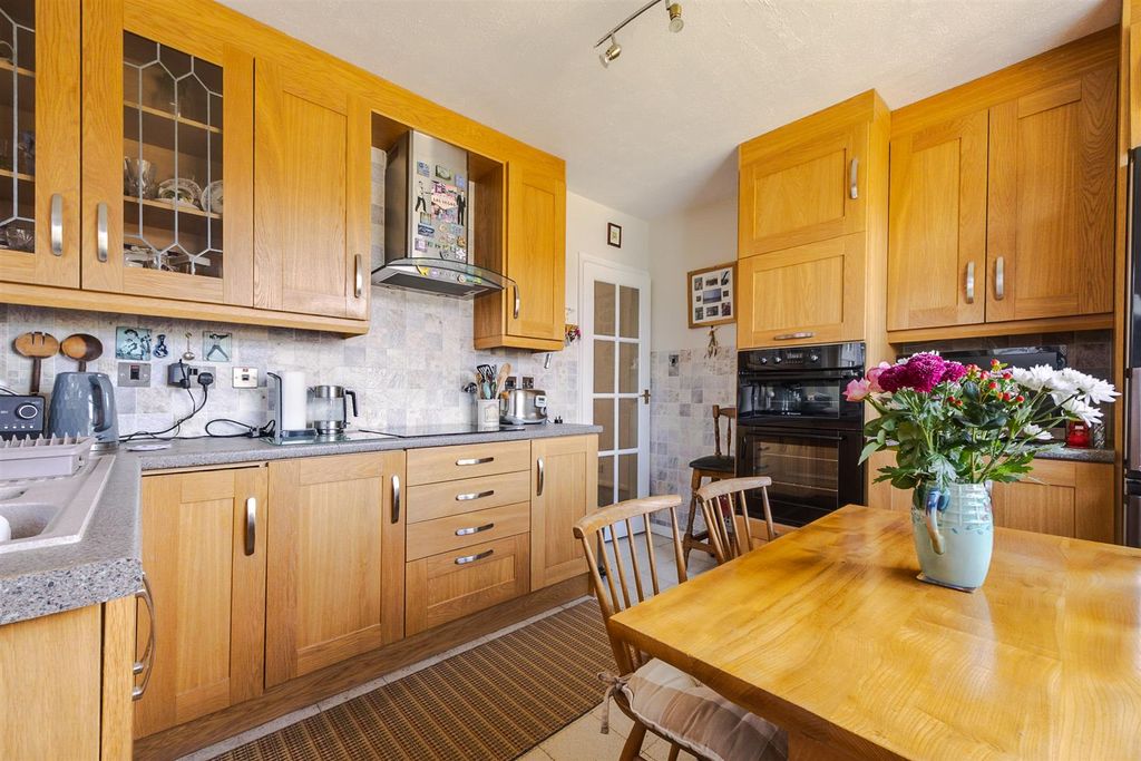 Property photo 2 of 13 Kitchen