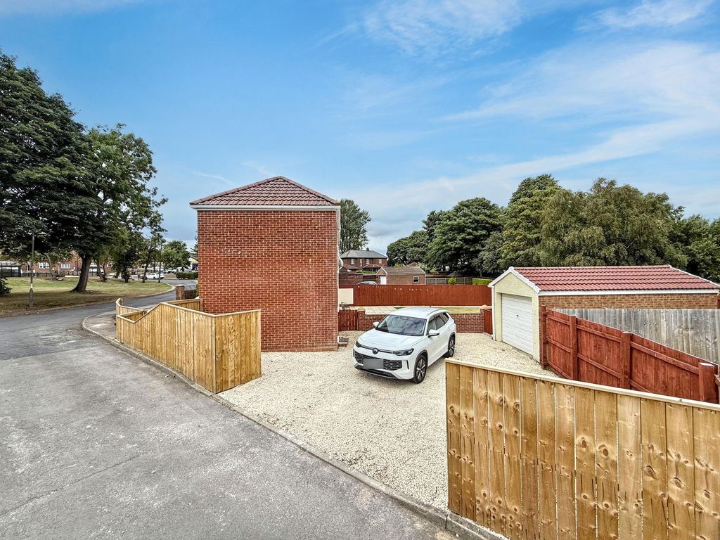 Property photo 3 of 38