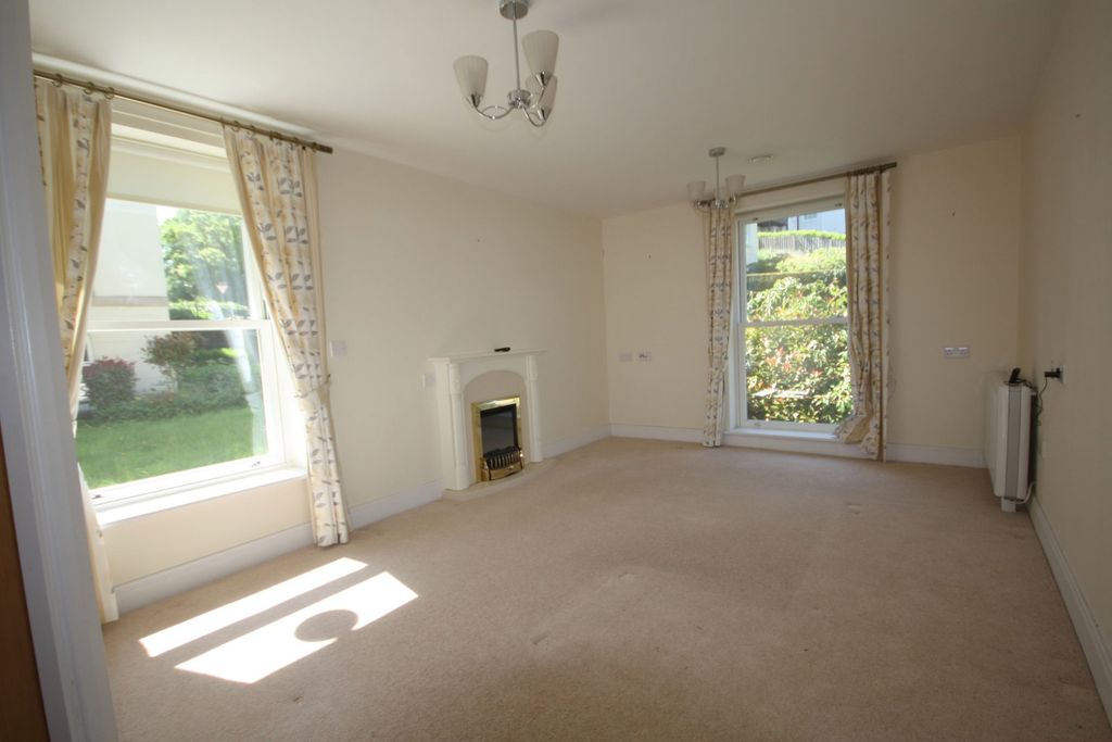 Property photo 2 of 7