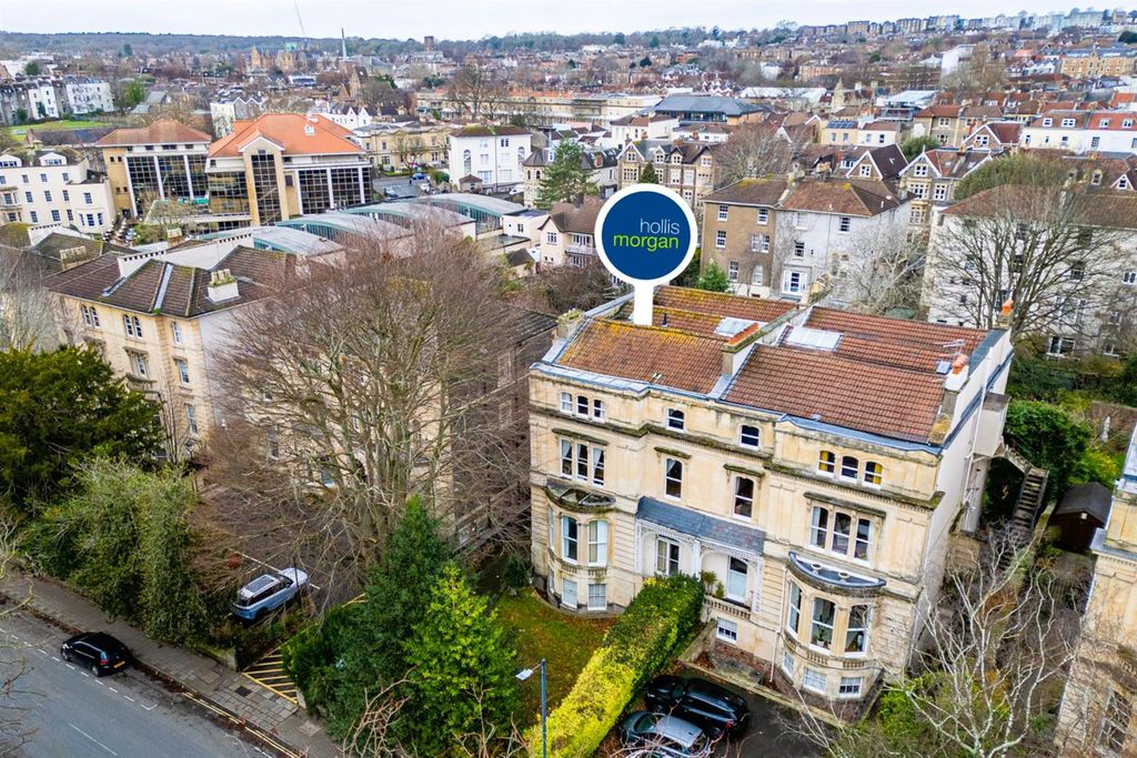 Property photo 1 of 27 Flat 4, 21 Tyndalls Park Road, Clifton, Bristol Bs