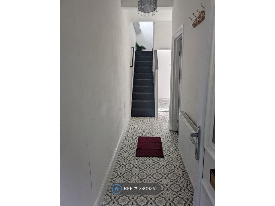 Property photo 2 of 33