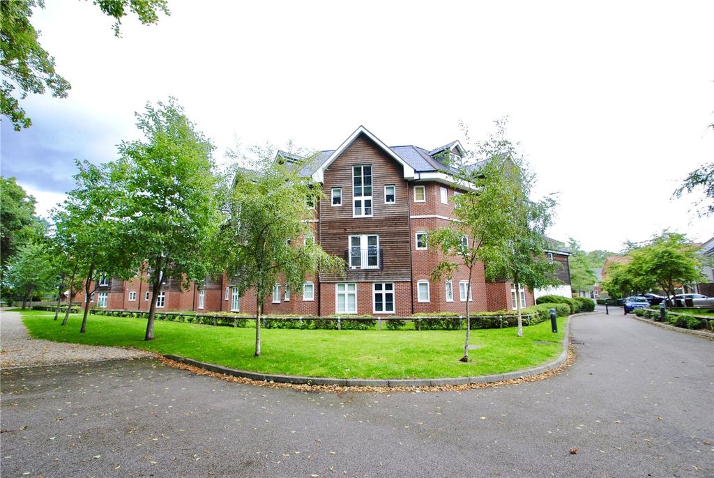 Property photo 1 of 11 Wharf Way