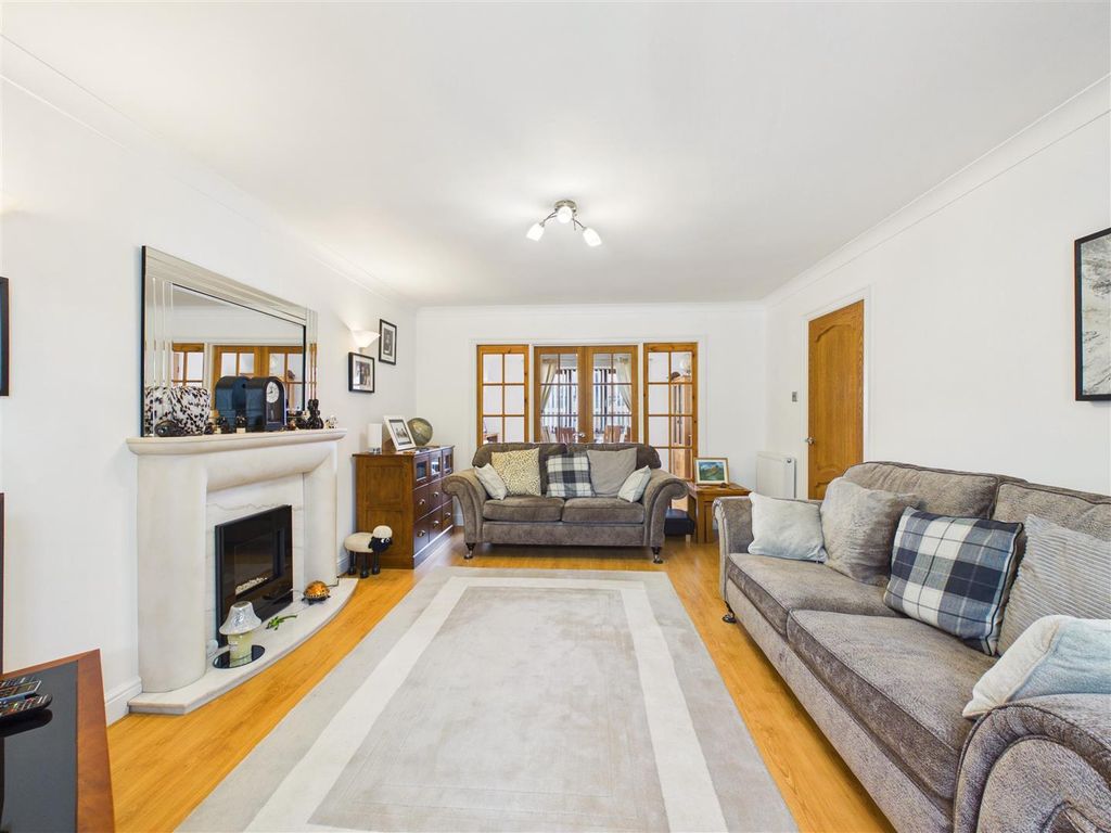 Property photo 2 of 24 Cam05193G0-Pr0183-Still007.Jpg
