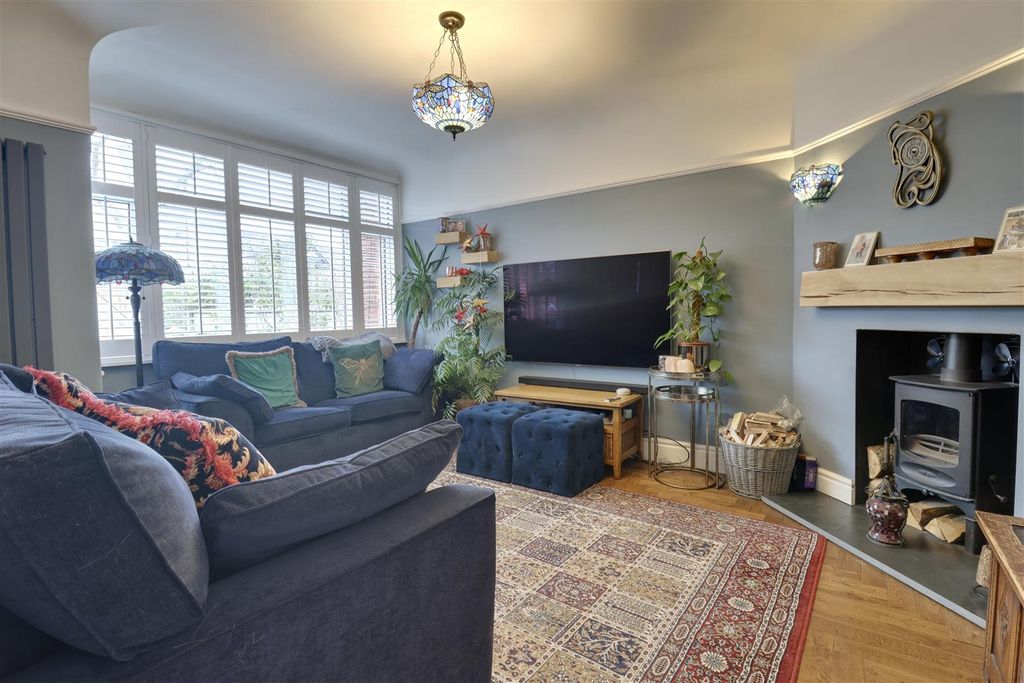 Property photo 2 of 21 D6977Afe-866C-4C28-8826-380E25Cb289F_1_201_A.Jpeg