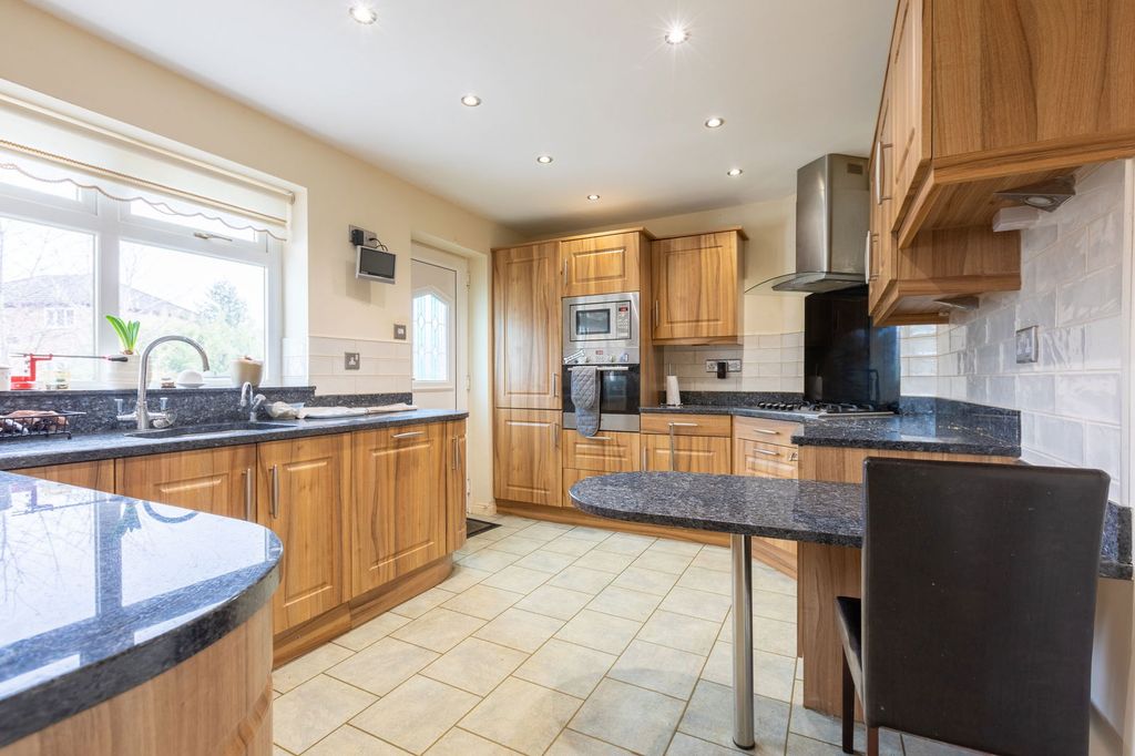 Property photo 3 of 19