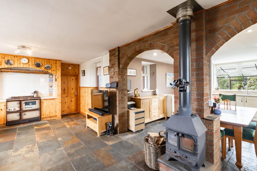 Property photo 3 of 40 Family Kitchen Dining