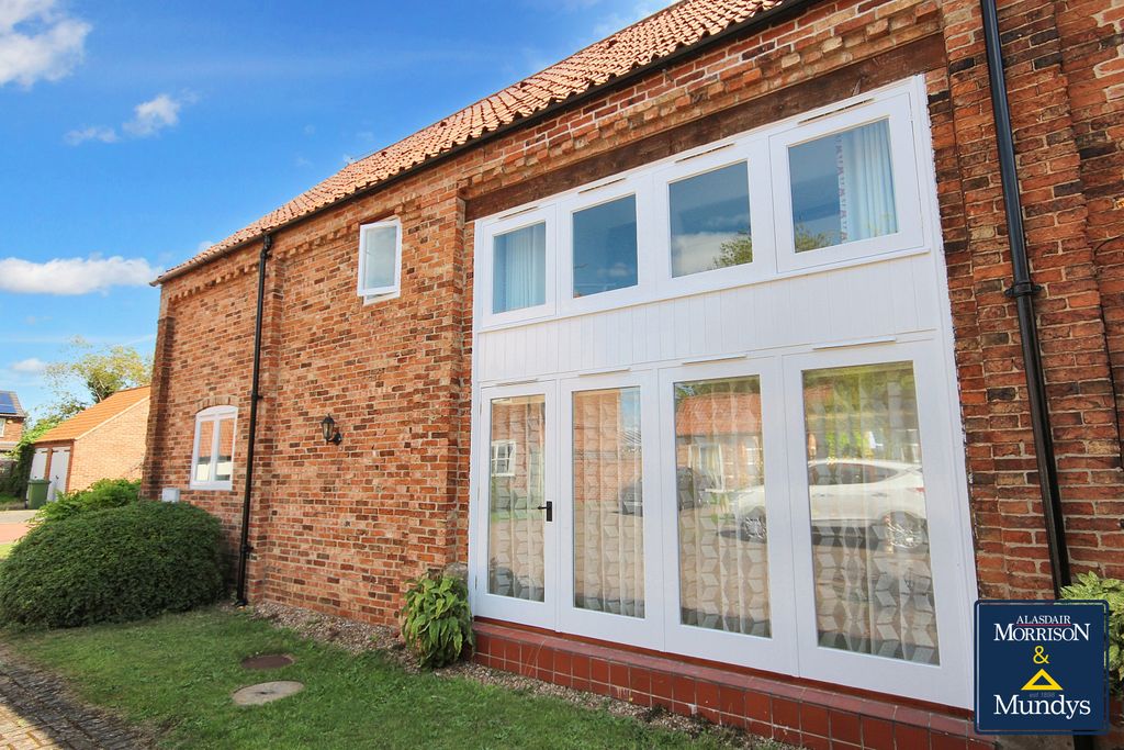 Property photo 1 of 20 Side Elevation